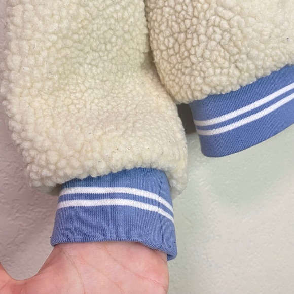 Wrangler Womens Sherpa Bomber Jacket Cream Blue Logo Varsity Size Small - Picture 3 of 9